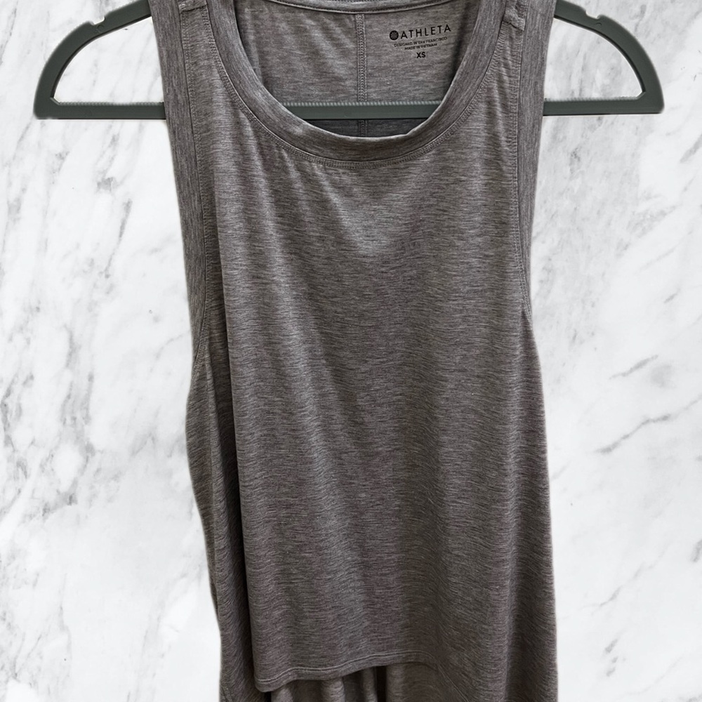 Like New! Athleta High Low Relaxed Fit Tank - XS